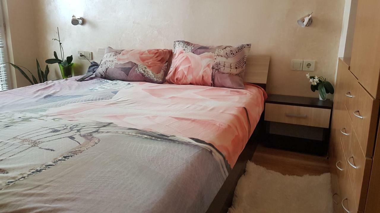 Malavi University Apartment Ruse! Comfort&Clean! Exterior foto